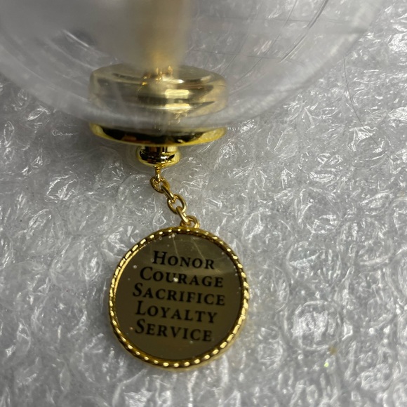 Hallmark Keepsake A World Of Freedom Flags America Honor Courage ornament - Picture 2 of 5